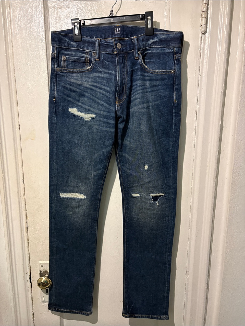GAP Men’s Distressed Slim Straight Jeans in Dark Blue size 30/30